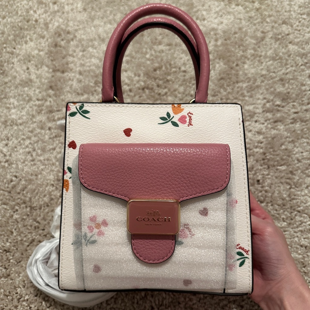 COACH MINI PEPPER CROSSBODY WITH HEART PETAL PRINT